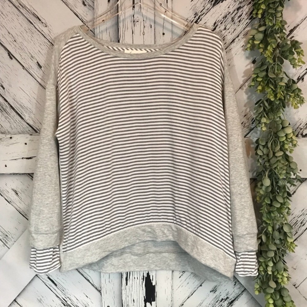 Two by Vince Camuto Striped Cuff Top size Large